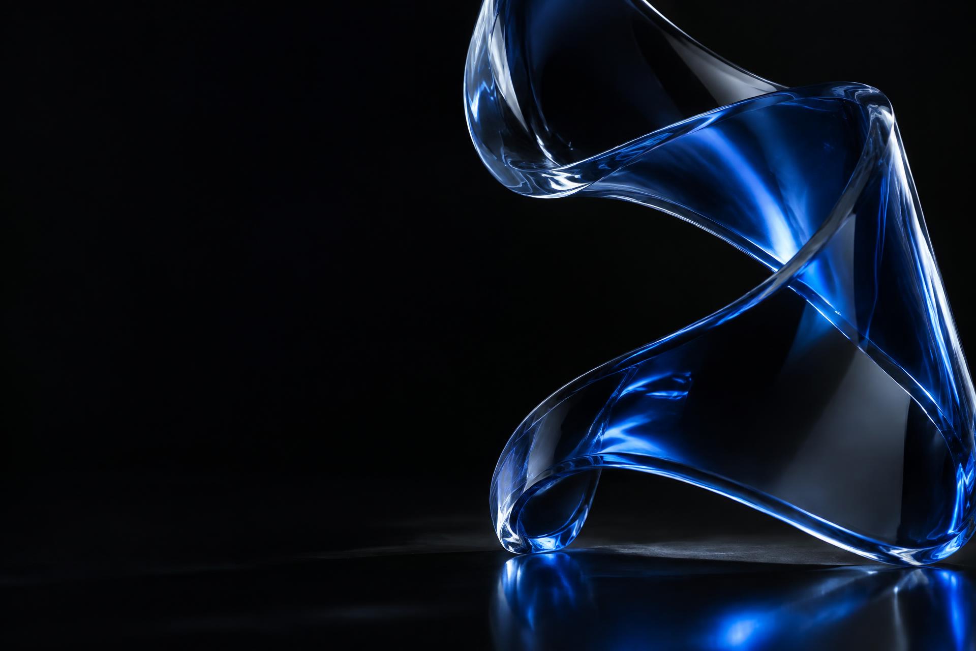 Forma escultórica de vidrio azul